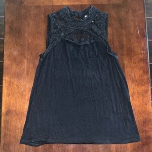Black lace flowy tank top - size XS